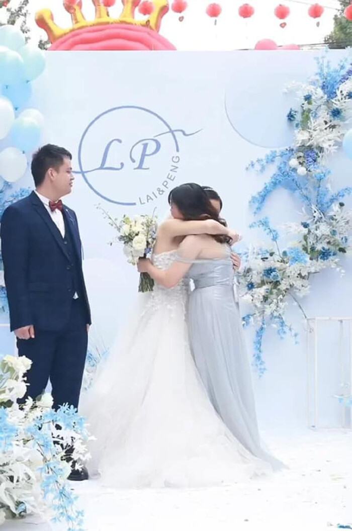 Bộ ảnh cưới khiến cô dâu chú rể "khóc thét"