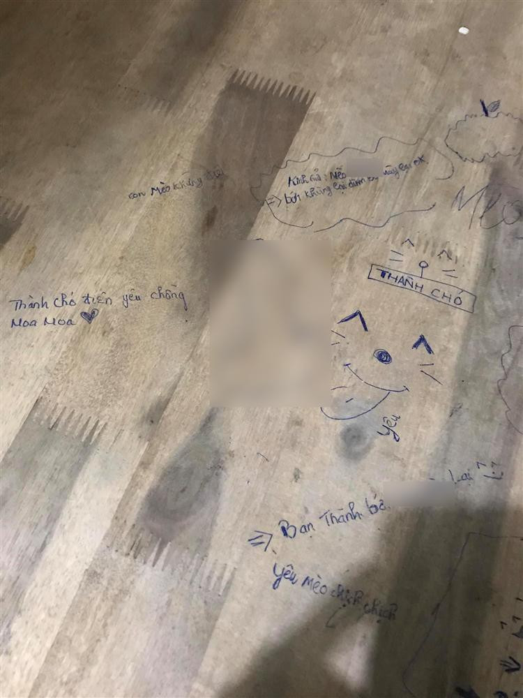 Thanh nien het hon vi loi yeu duong sen sua viet tren tuong-Hinh-4