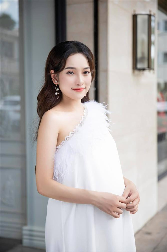 Ba xa Duong Khac Linh bi dan ong la ga gam du dang mang bau-Hinh-3