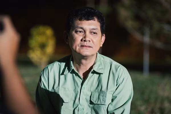 NSUT Huu Chau tuoi 54: Khong vo con, song voi me gia-Hinh-3