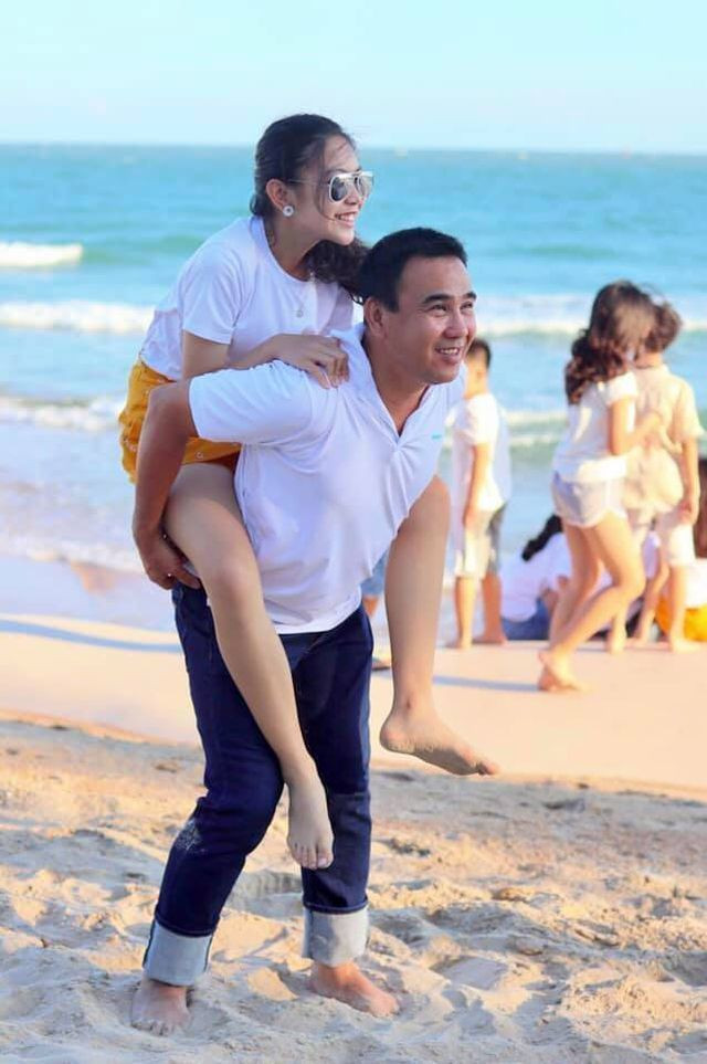 Con gai Quyen Linh thi hoa hau - tranh luan 'no tung' dien dan-Hinh-9