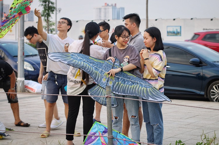 Ban dieu nua buoi chieu, tieu thuong kiem tien du song ca tuan-Hinh-2