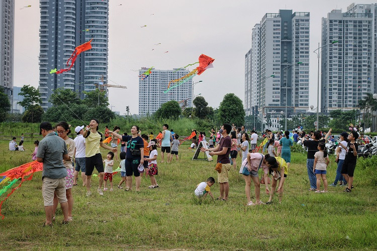 Ban dieu nua buoi chieu, tieu thuong kiem tien du song ca tuan