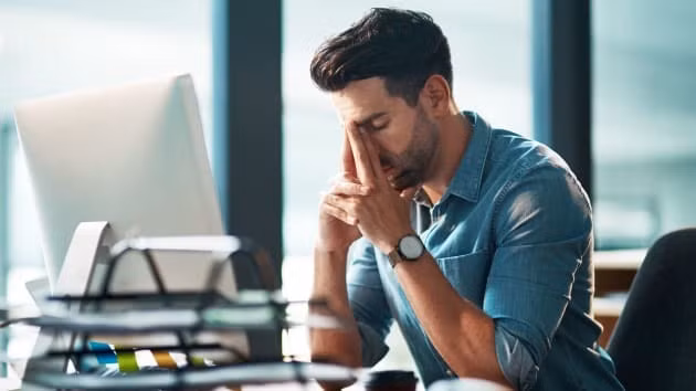 Cách làm giảm mỏi mắt khi phải nhìn màn hình cả ngày