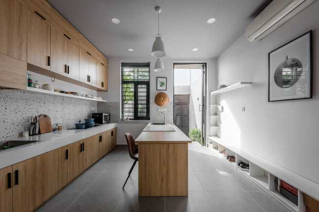 Bếp được chọn làm khu vực trung tâm phục vụ mục đích sinh hoạt của gia chủ.