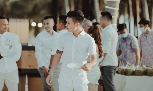 Quang Hai xuat hien voi dien mao gia nua nhu ong chu