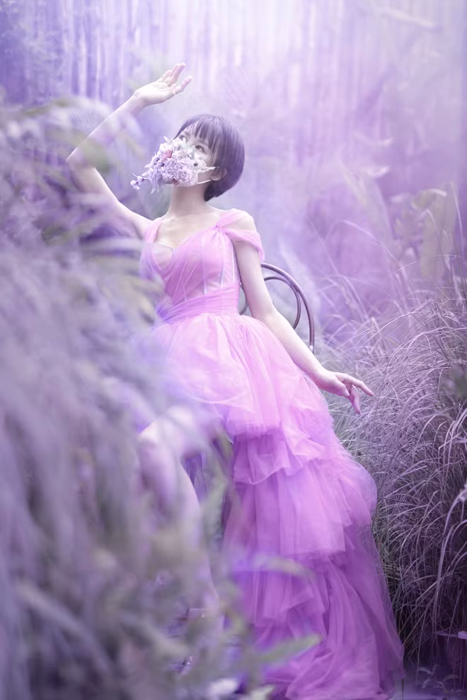 Hoa hau Pham Lan Anh gay bat ngo khi coi khau trang-Hinh-6