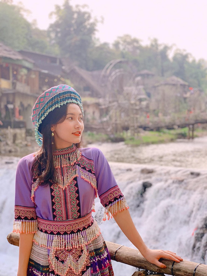 br/> Trịnh Thùy Linh - bạn học của Phượng - đánh giá nữ sinh quê Vĩnh Phúc là người bạn, người đồng chí tuyệt vời. "Ở trường, Phượng là cô gái rất giỏi, tài năng, nhiệt huyết và quyết đoán. Những năm học tập cùng, mình được truyền sự tự tin, lạc quan và chăm chỉ từ cô ấy. Phượng chắc chắn sẽ trở thành nữ cảnh sát xuất sắc", Linh nhận xét.