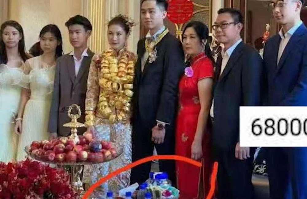 Dam cuoi di bang truc thang, co dau deo vang triu co-Hinh-3