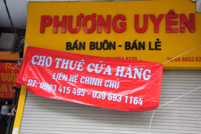 Hang loat cua hang khu kinh doanh dat do bac nhat Thu do dong cua