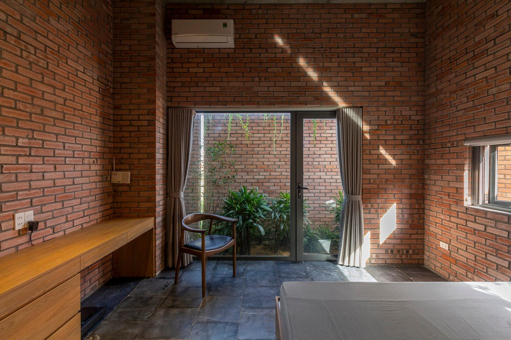 Vật liệu cũng là một yếu tố quan trọng để tạo nên không gian kiến trúc, tạo cảm xúc với con người và tôn vẻ đẹp của thiên nhiên, không gian kiến trúc.