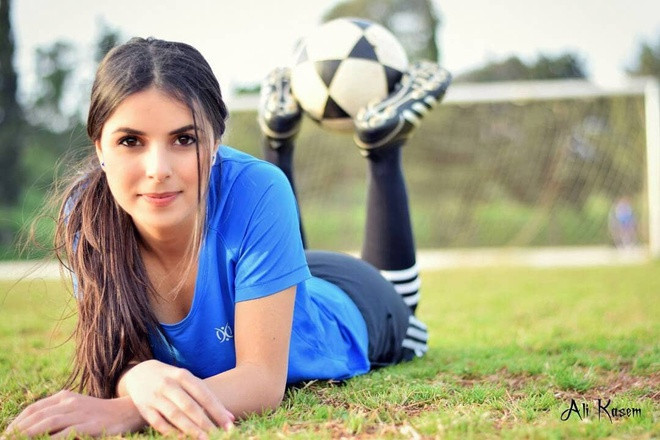 Nu trong tai bong da dau tien cua Syria-Hinh-5