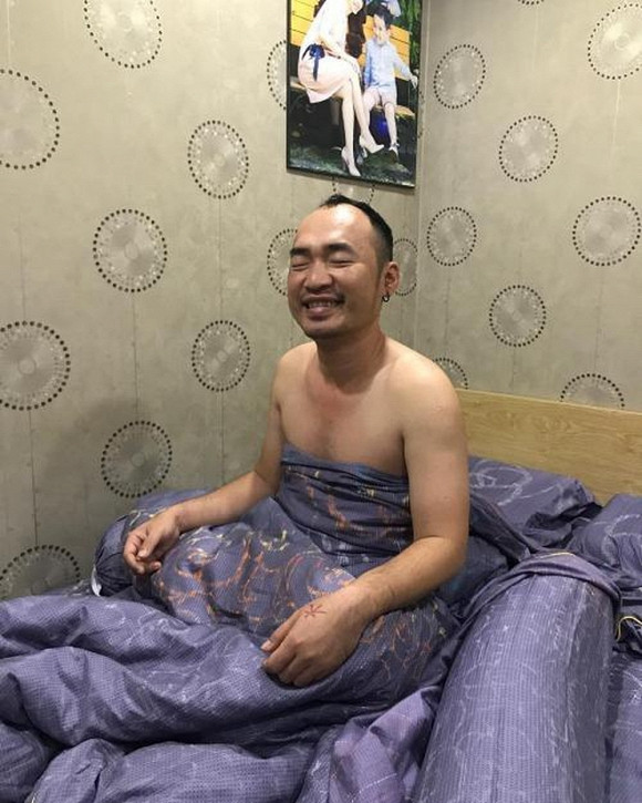 Tien Luat bi nhan xet 'giong het ong trong chau'-Hinh-3