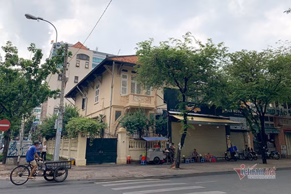 Nhung biet thu co tram tuoi vua duoc TP.HCM phan loai-Hinh-2