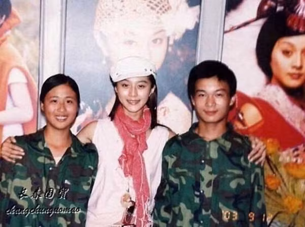 Anh nam 22 tuoi chua tung duoc cong bo cua Pham Bang Bang-Hinh-2