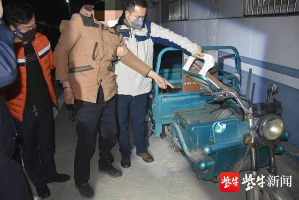 Siet co vo roi dua xac toi don canh sat dau thu