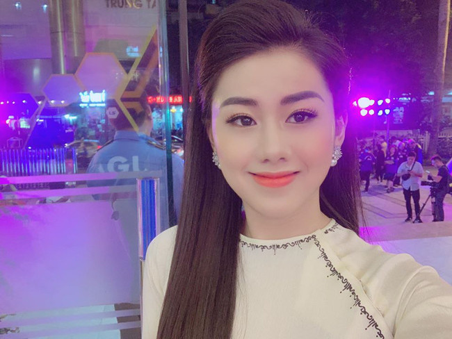 Cô nàng là một trong 32 hot girl tham gia chương trình "Nóng cùng World Cup 2018".