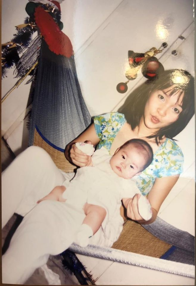 Hien Thuc chia se anh tuoi doi muoi ben con gai nho 1 thang tuoi-Hinh-2