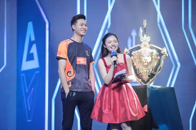 3 nu MC noi tieng trong lang game-Hinh-10