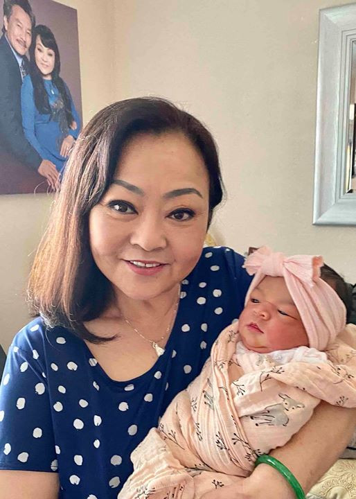 Danh ca Hương Lan khoe cháu gái lai Tây xinh như thiên thần ảnh 2 Danh ca Hương Lan khoe cháu gái lai Tây xinh như thiên thần ảnh 2