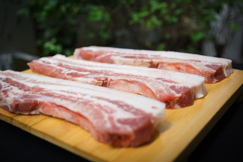 Mon ngon moi ngay: Bi quyet lam mon thit heo chien gion rum