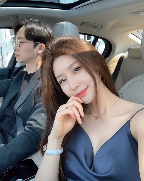  Nữ vận động viên quyến rũ thường xuyên chia sẻ hình ảnh thân mật với bạn trai lên trang cá nhân. 