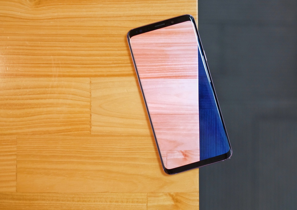 Loat smartphone cao cap man hinh 2K, gia duoi 5 trieu dong-Hinh-5