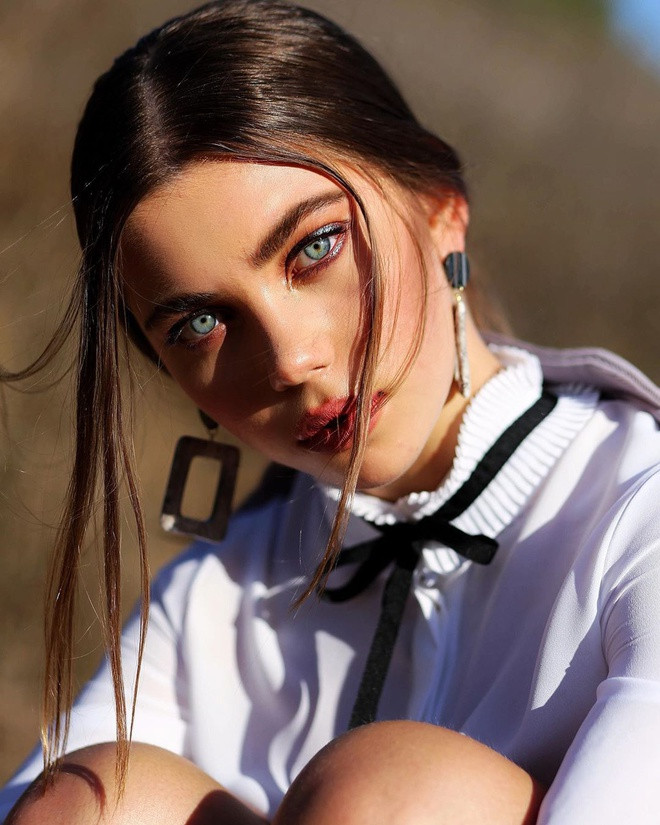 Sau đó, cô gia nhập công ty người mẫu LA Models để theo đuổi đam mê của mình. Trong mỗi bức hình, 10X đều thể hiện thần thái sang chảnh, tạo dáng quyến rũ được giới chuyên môn đánh giá cao.