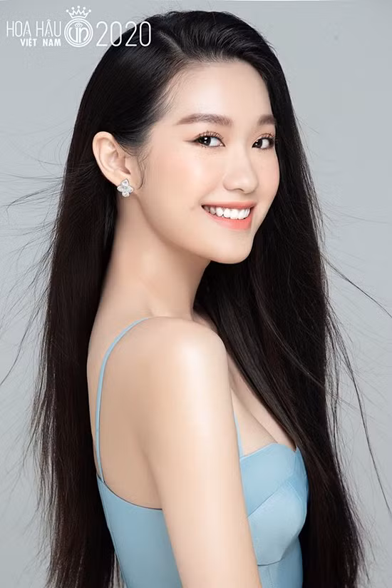 Nu sinh Luat gay chu y khi thi Hoa hau VN 2020-Hinh-3