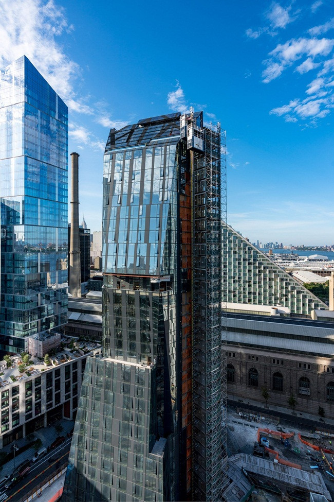 Mua COVID-19, gia dinh bi an 