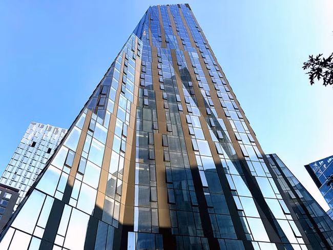 Mua COVID-19, gia dinh bi an 