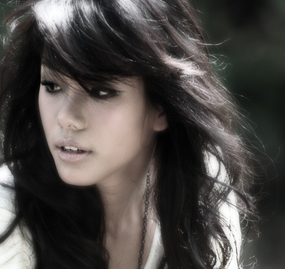 Phương Vy bình luận dưới bức ảnh được Phạm Hoài Nam bấm máy: "Thương quá đi bác Nam ơi! Lúc này bác chụp là con mới biết yêu thiệt luôn đó bác".