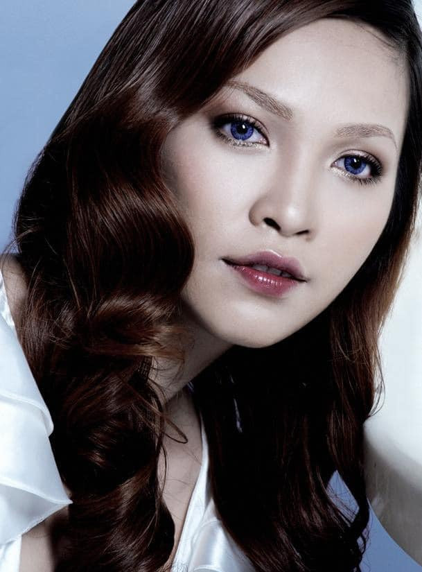 Giọng ca Hiền Thục lúc này trở lại âm nhạc sau khi sinh con đầu lòng. Nhiều khán giả nhận xét cô vẫn trẻ trung, tinh nghịch suốt bao nhiêu năm, hiếm có sự thay đổi về ngoại hình "không tuổi". Hiện, sau thời gian ca hát, Hiền Thục đã sang Mỹ cùng con gái Gia Bảo (17 tuổi).