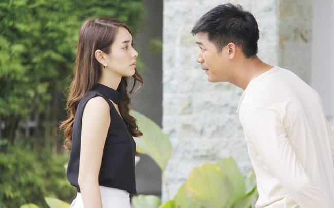 Chong mia mai vo: 'Ve chiu kho soi guong nhieu vao'-Hinh-2