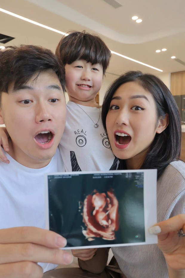 Vợ chồng Trang Lou - Tùng Sơn lại có tin vui Vo chong Trang Lou - Tung Son lai co tin vui