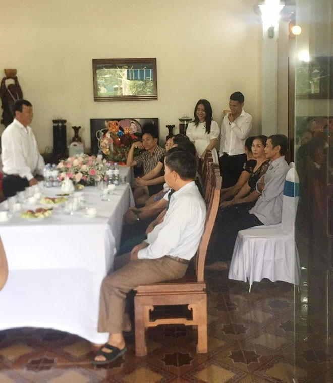 Vi hon the xinh nhu hot girl cua cau thu Xuan Manh