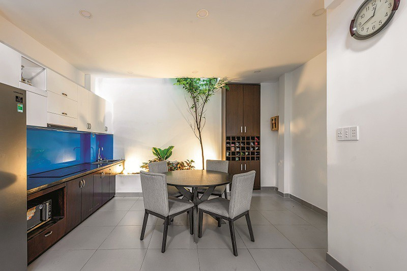 Đồ đạc nội thất được thiết kế theo phong cách hiện đại và đơn giản.