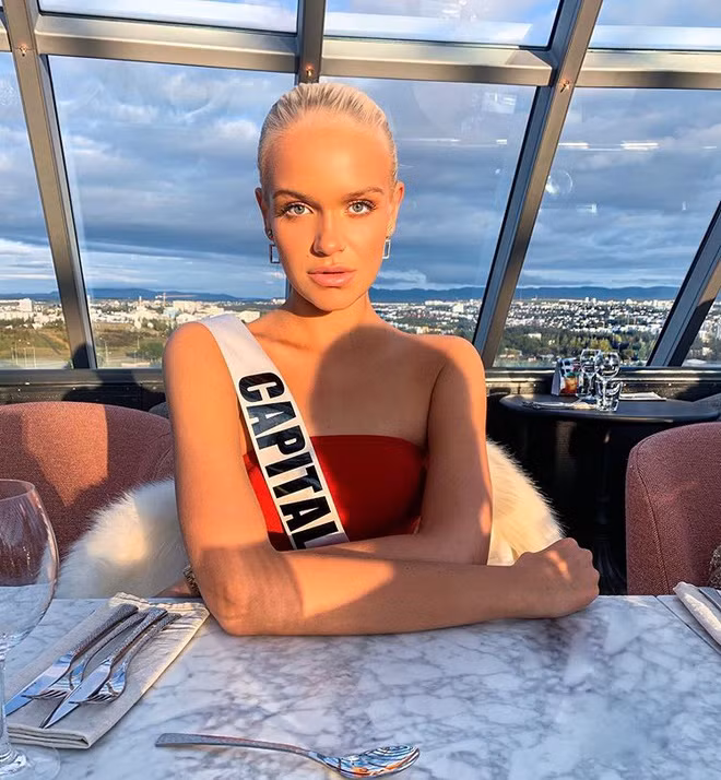 Thi sinh Hoa hau Iceland hoi han vi vao khach san voi Greenwood-Hinh-3