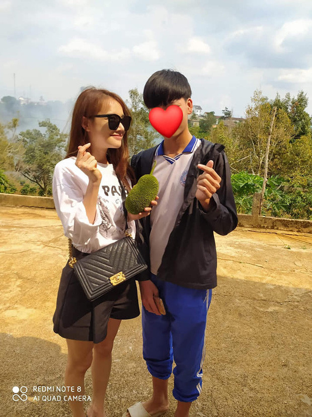 Nhan sac that cua Nha Phuong khi ve que cung chong-Hinh-3