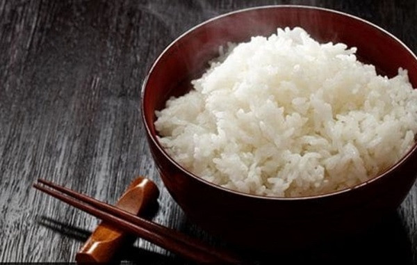 Nhung sai lam khi an com khien ruoc du benh vao nguoi