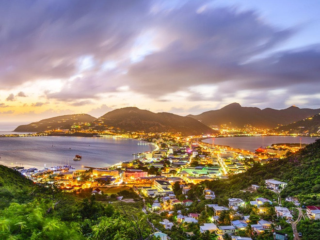 Theo Forbes, Le Château des Palmiers hiện có giá 13 triệu USD, chủ yếu để cho thuê. Tháng 5/2017, ông Trump từng rao bán bất động sản này với giá 28 triệu USD nhưng phải hạ giá vài tháng sau đó. Sau khi ông Trump trở thành tổng thống, điền trang này nhận được sự quan tâm lớn nhưng những người mua tiềm năng đều từ chối giao dịch bởi sự xoi mói từ công chúng. Ảnh: Shutterstock.