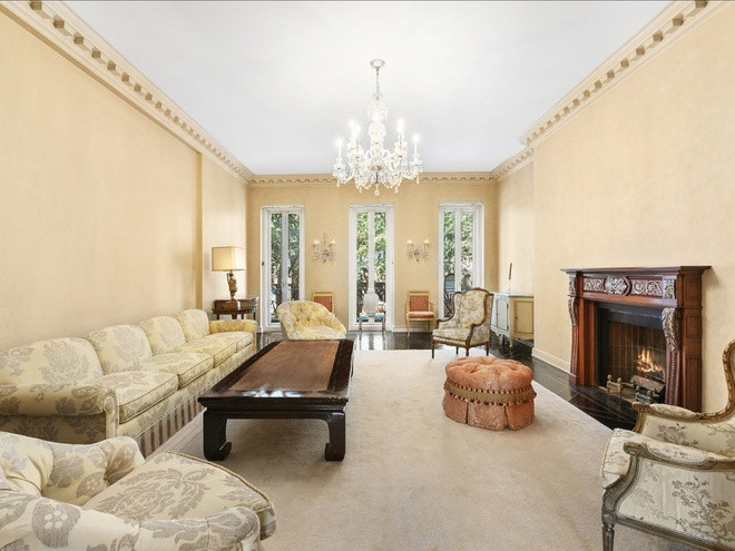 Nhiều chi tiết trong căn nhà, như đường gò trên tường và lò sưởi, còn lưu giữ từ những năm 1930.