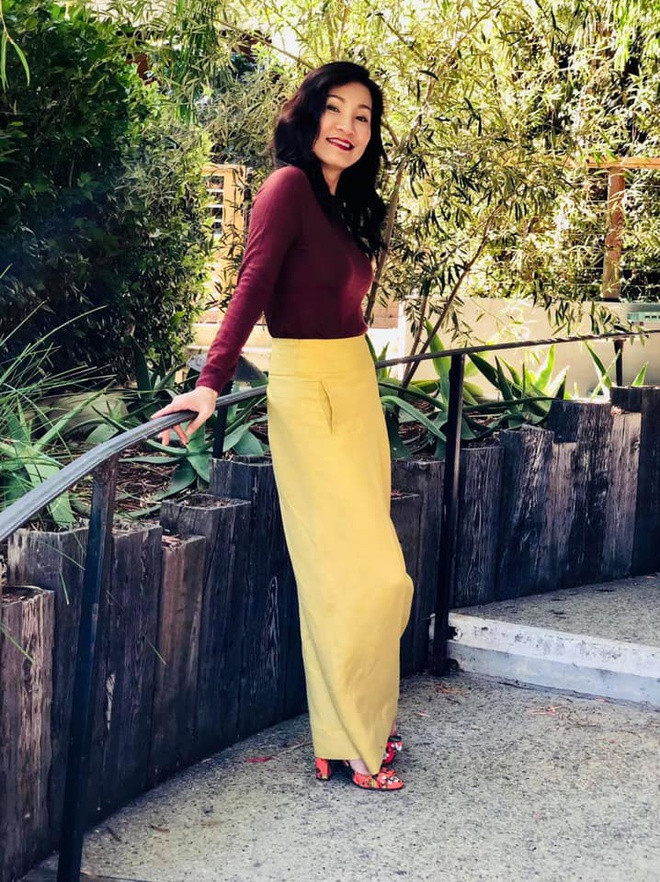 Trải qua chuyện buồn tình cảm song nữ nghệ sĩ thường xuyên chia sẻ hình ảnh rạng rỡ, câu chuyện vui trên trang cá nhân. Nói về mình sau một năm căng thẳng, chị viết: "Với tôi có quá nhiều bài học, vui buồn, bắt đầu, chấm dứt, thậm chí còn nếm được mùi vị rơi xuống đáy. Nhưng nhờ đó, tôi nhận ra điều quý giá nhất trên đời là được thở, ngắm, chạm, sống vui với những người thân yêu".