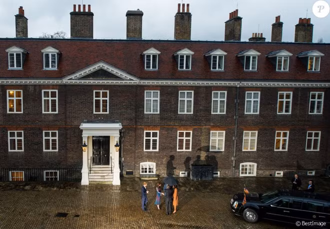 Tổ ấm của cặp đôi trong Cung điện Kensington trải rộng trên 4 tầng với hơn 20 phòng - bao gồm 5 phòng tiếp khách, 3 phòng ngủ và có cả nhà trẻ cho trẻ em. Ảnh: Bestimage.