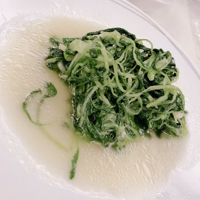 So huu hang tram trieu USD, Angela Baby van tu tay trong rau sach tai gia-Hinh-8