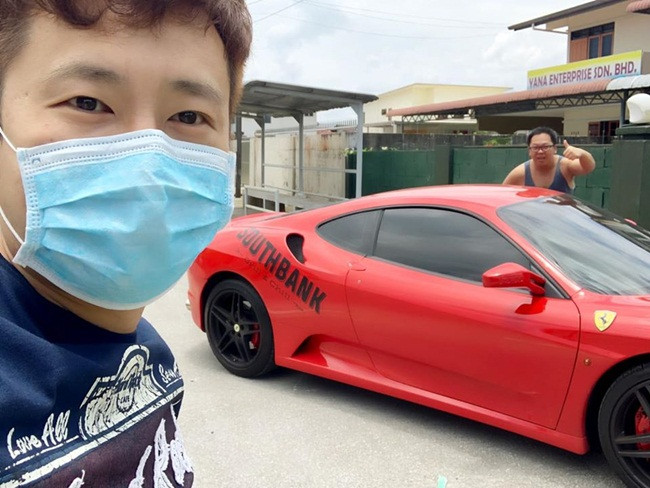 Lỗ nặng vì COVID-19, nhà hàng dùng xe sang Ferrari F430 giao hàng - Hình 7 Lo nang vi COVID-19, nha hang dung xe sang Ferrari F430 giao hang-Hinh-7