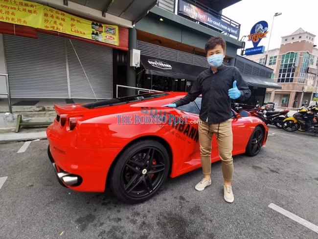 Lo nang vi COVID-19, nha hang dung xe sang Ferrari F430 giao hang-Hinh-8