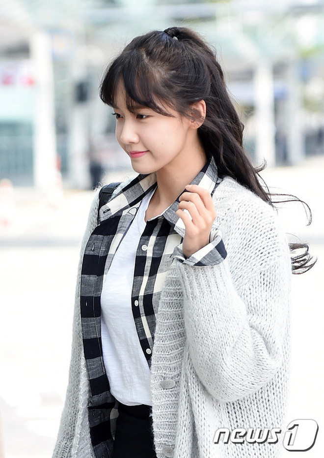 Bật mí cách đặc biệt giúp buộc tóc mà vẫn đẹp vào mùa hè - Hình 5 Bat mi cach dac biet giup buoc toc ma van dep vao mua he-Hinh-5