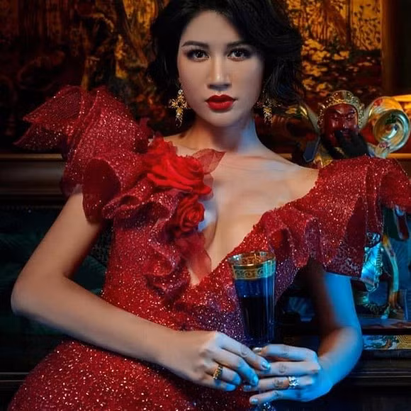 Trang Tran khuyen hoi chi em giu tien khong giu chong