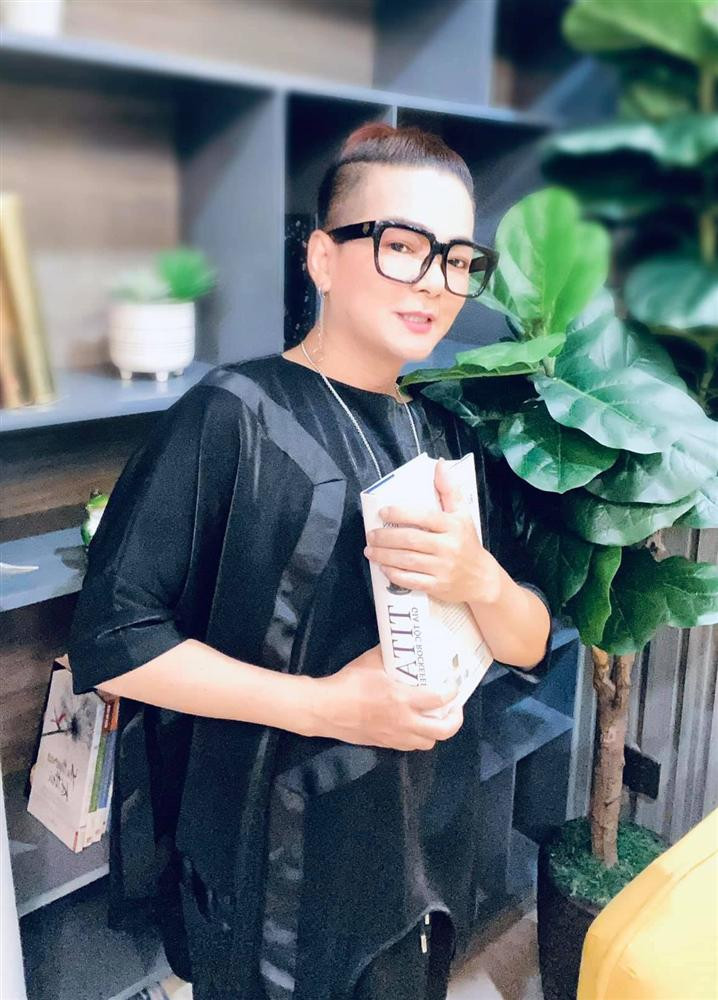 Tu nhan nhan sac lai 5 my nu, Vu Ha khien showbiz kinh ngac-Hinh-4